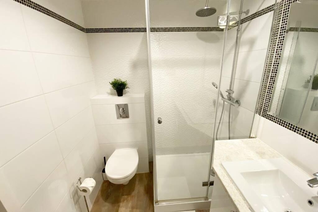 Exclusive 2Br! Apartment Near City Center +Netflix وارسو المظهر الخارجي الصورة